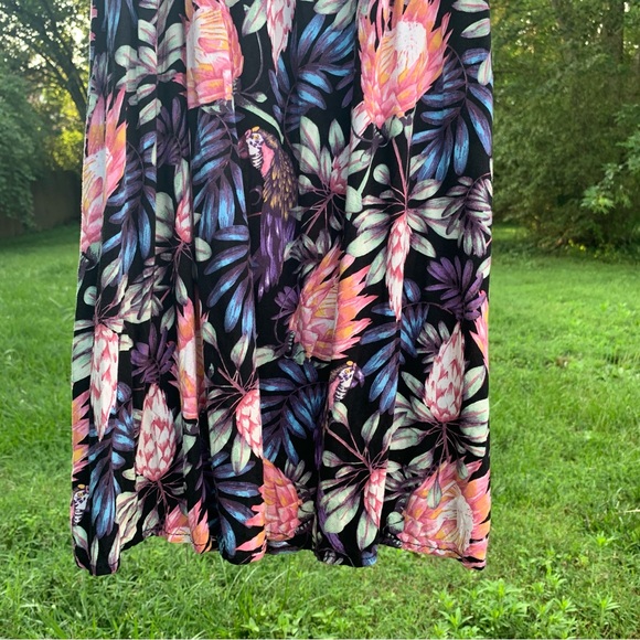 H&M Divided Tropical 🦜 Floral Print Dress Adjustable Straps & Smocked Back 🌷🌸🪻🌼 - Picture 4 of 8